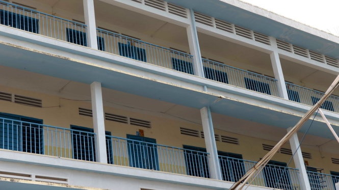 Lầu 3 nơi học sinh nhảy lầu tự tử.