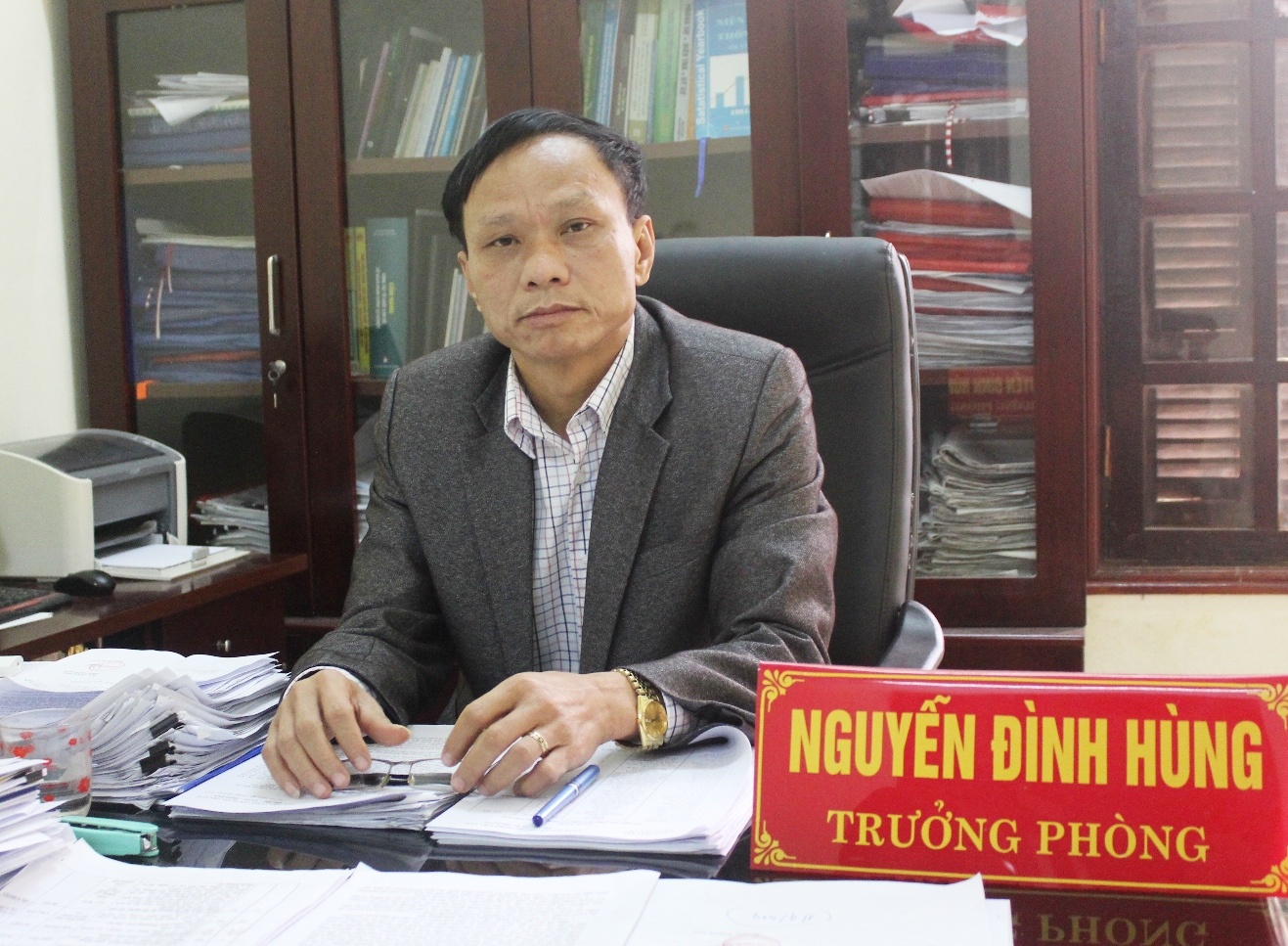 Ông Nguyễn Đình Hùng, Trưởng phòng Nội vụ thị xã Cửa Lò. Ảnh: Phạm Hòa.