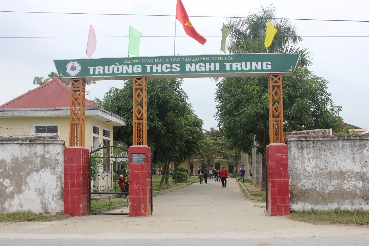 Trường THCS Nghi Trung, nơi cô Hương và cô Chinh đang công tác. Ảnh: Phạm Hòa.