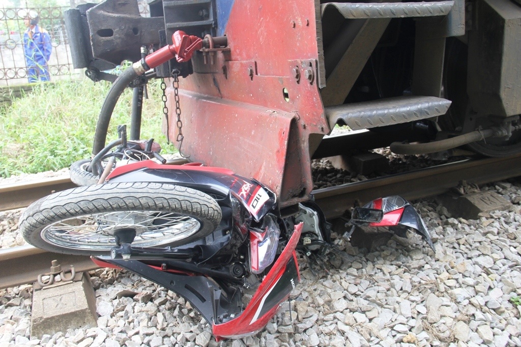 12 tieng, 3 nguoi tu vong vi tai nan giao thong hinh anh