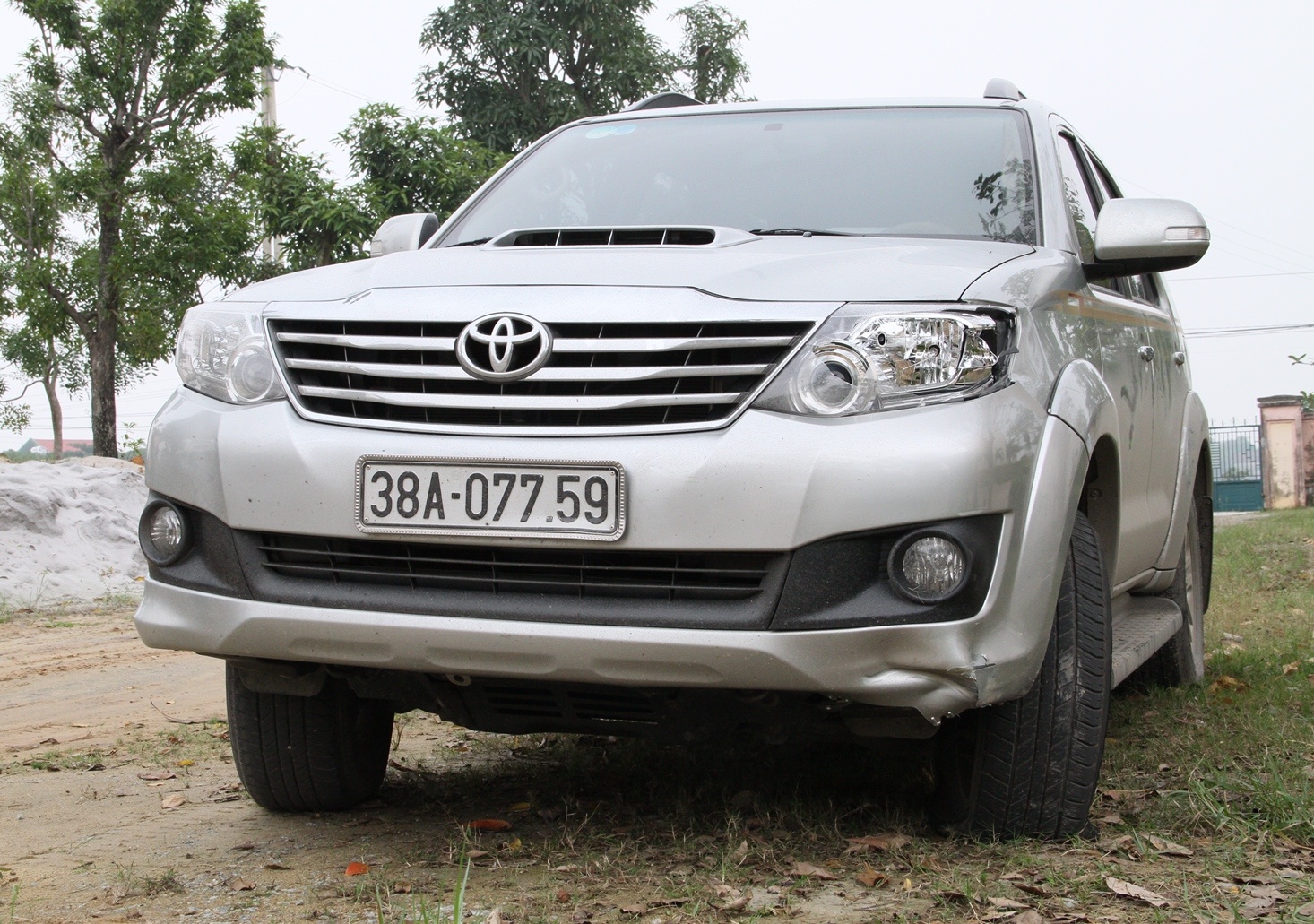 Ôtô gây tai nạn đang bị tạm giữ tại cơ quan điều tra. Ảnh: Lê Đức.