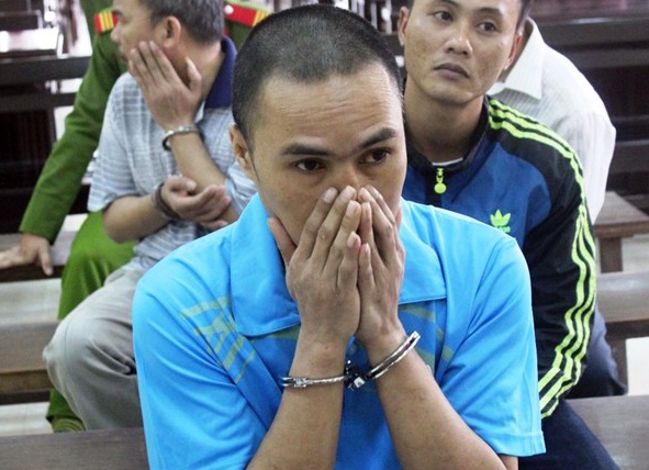 Tu hinh ke truy sat chi vo, chem chau bi thuong hinh anh