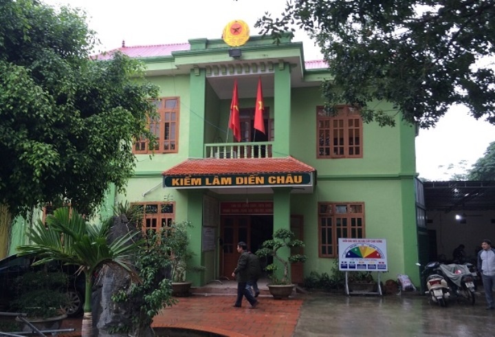 Hat truong kiem lam bi khoi to vi nhan tien 'lot tay' hinh anh