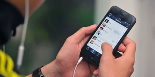 Dung Facebook de lua tinh nu sinh hinh anh