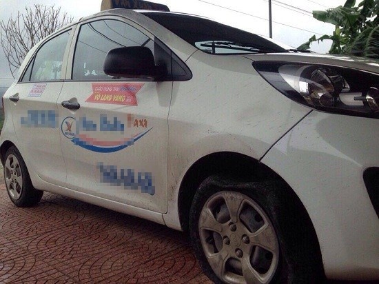 Ke giet tai xe taxi, vut xac giua quoc lo sa luoi hinh anh