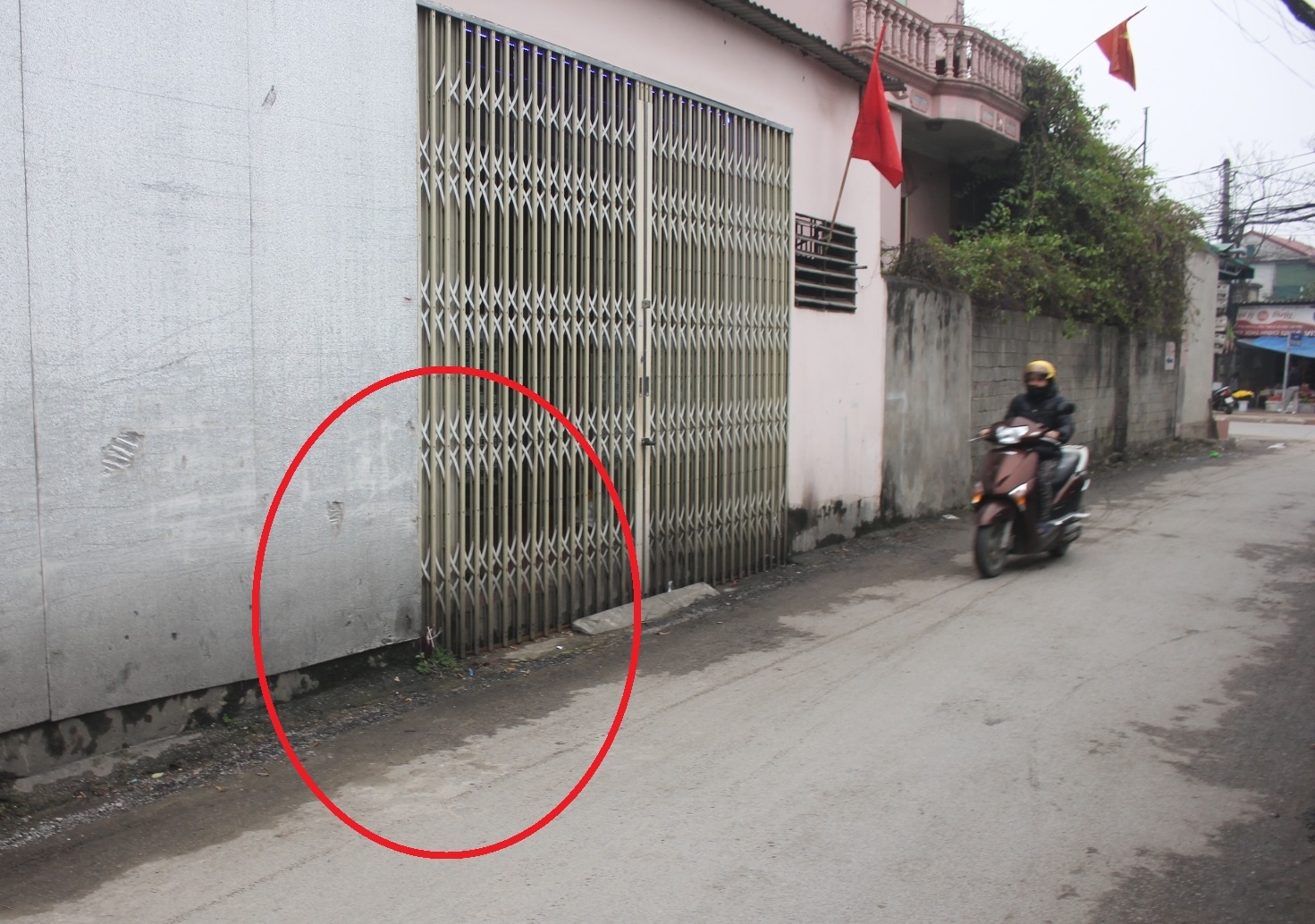 Nguoi dan ong bi dam chet sau cuoc cai va hinh anh