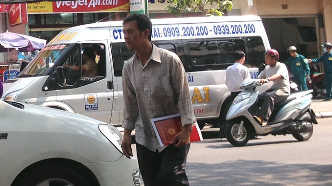 Doi thoai nha xe bi phat sau tin nhan cua Bi thu Thang hinh anh