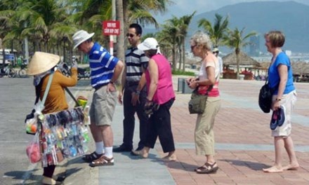 Da Nang tiep nhan phan anh cua du khach qua Facebook hinh anh