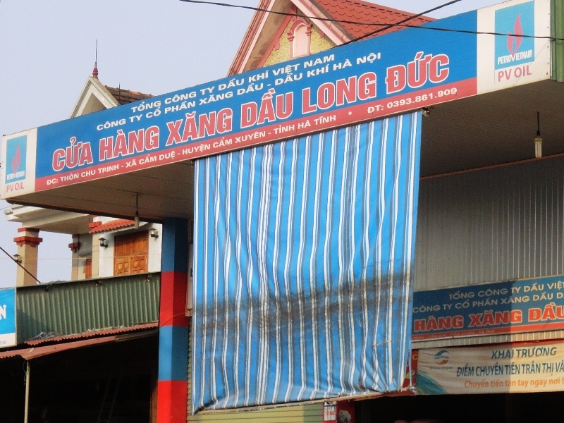 Ban gia cao de 'bu lo', cay xang bi phat 17 trieu dong hinh anh