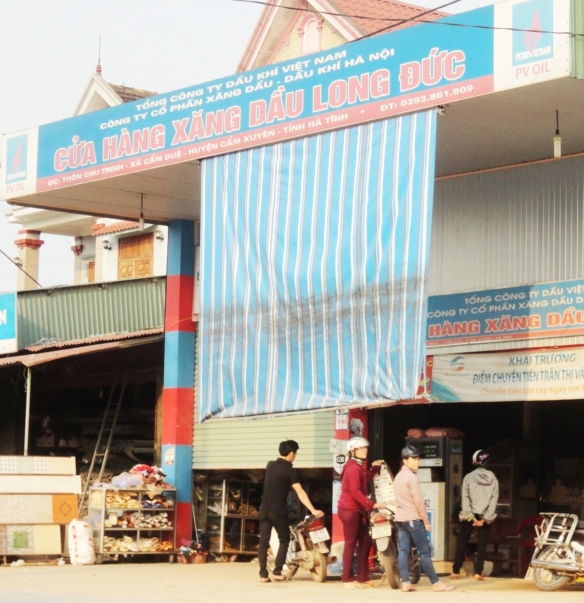 Xu phat cay cang ban sai gia anh 1