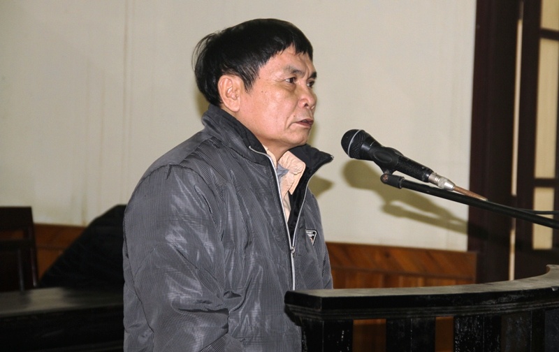 Hon 20 nguoi dinh lua khi di xin viec hinh anh