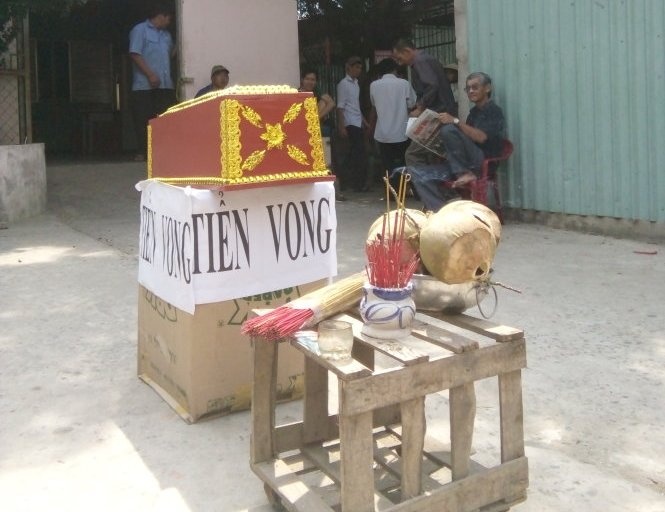 Tieu thuong dat quan tai truoc ban quan ly cho de phan doi hinh anh