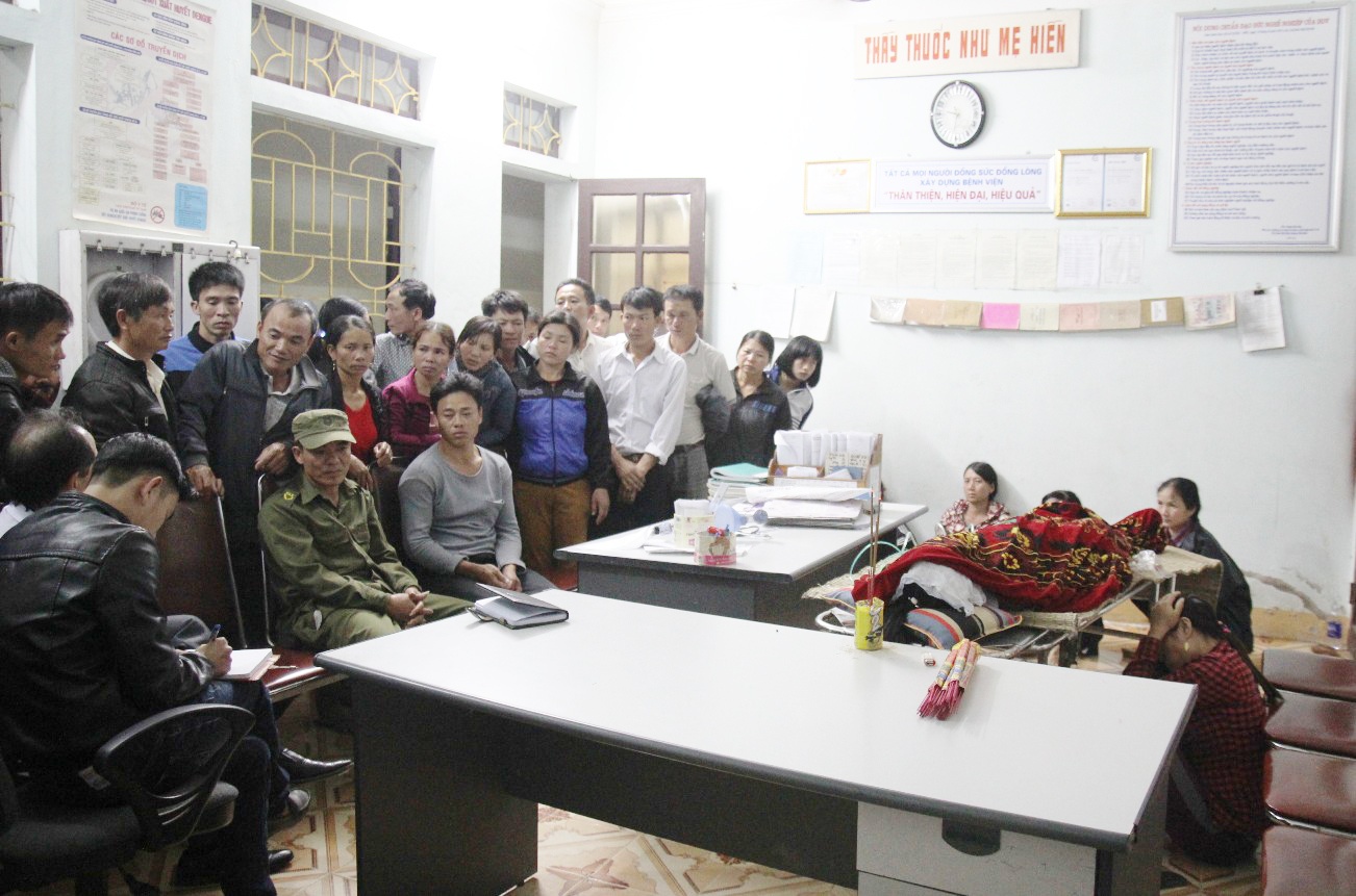 Nguoi nha to cao benh vien tac trach anh 1