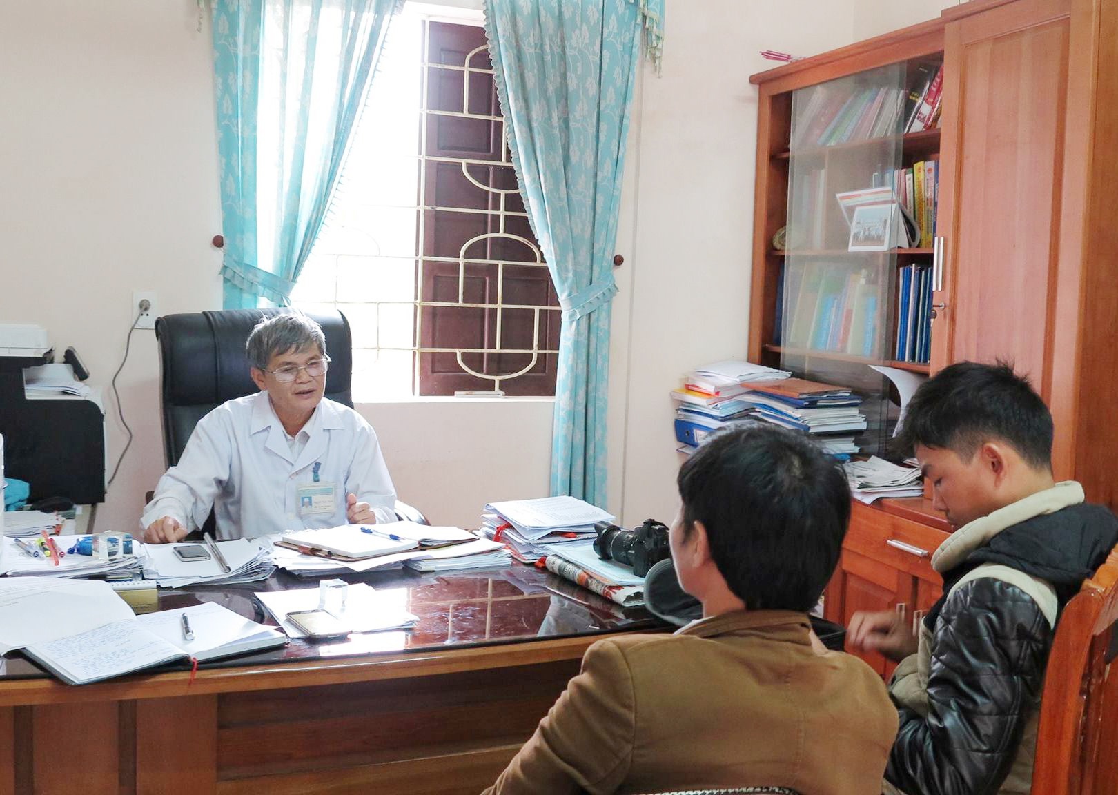 Người nhà tố cáo bệnh viện tắc trách ảnh 2 Nguoi nha to cao benh vien tac trach anh 2