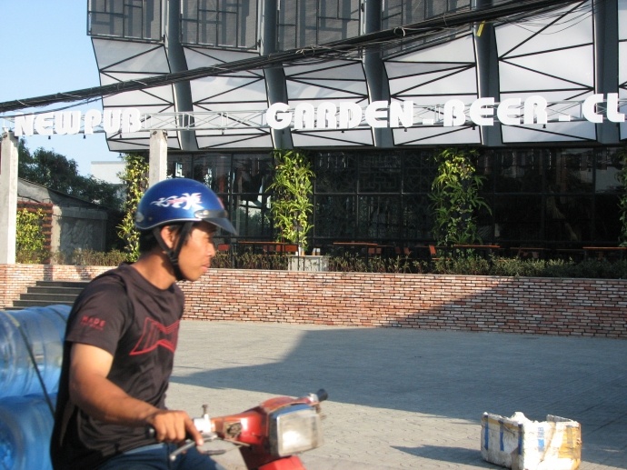 Vu truong tra tan dan, chinh quyen cho... may do tieng on hinh anh