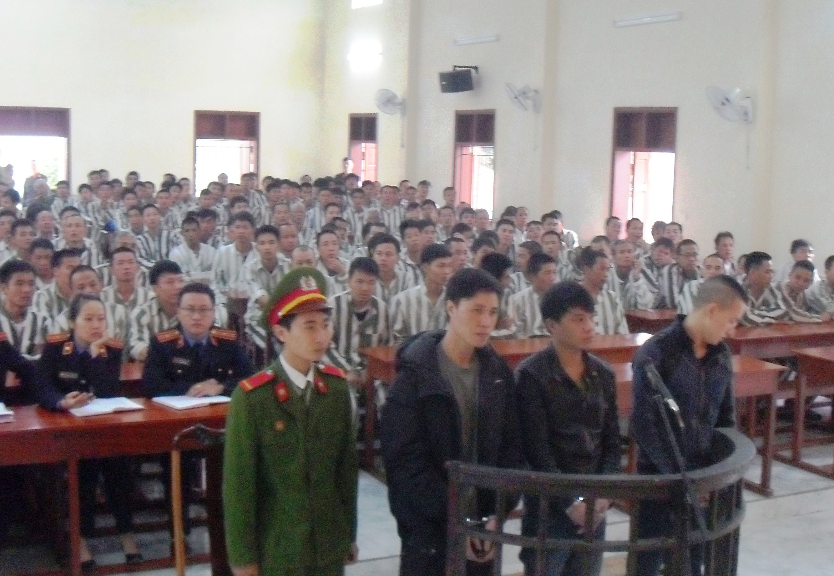 Nhet ma tuy vao hau mon anh 1