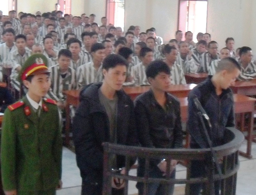 Nhet ma tuy vao hau mon de tuon vao trai giam hinh anh