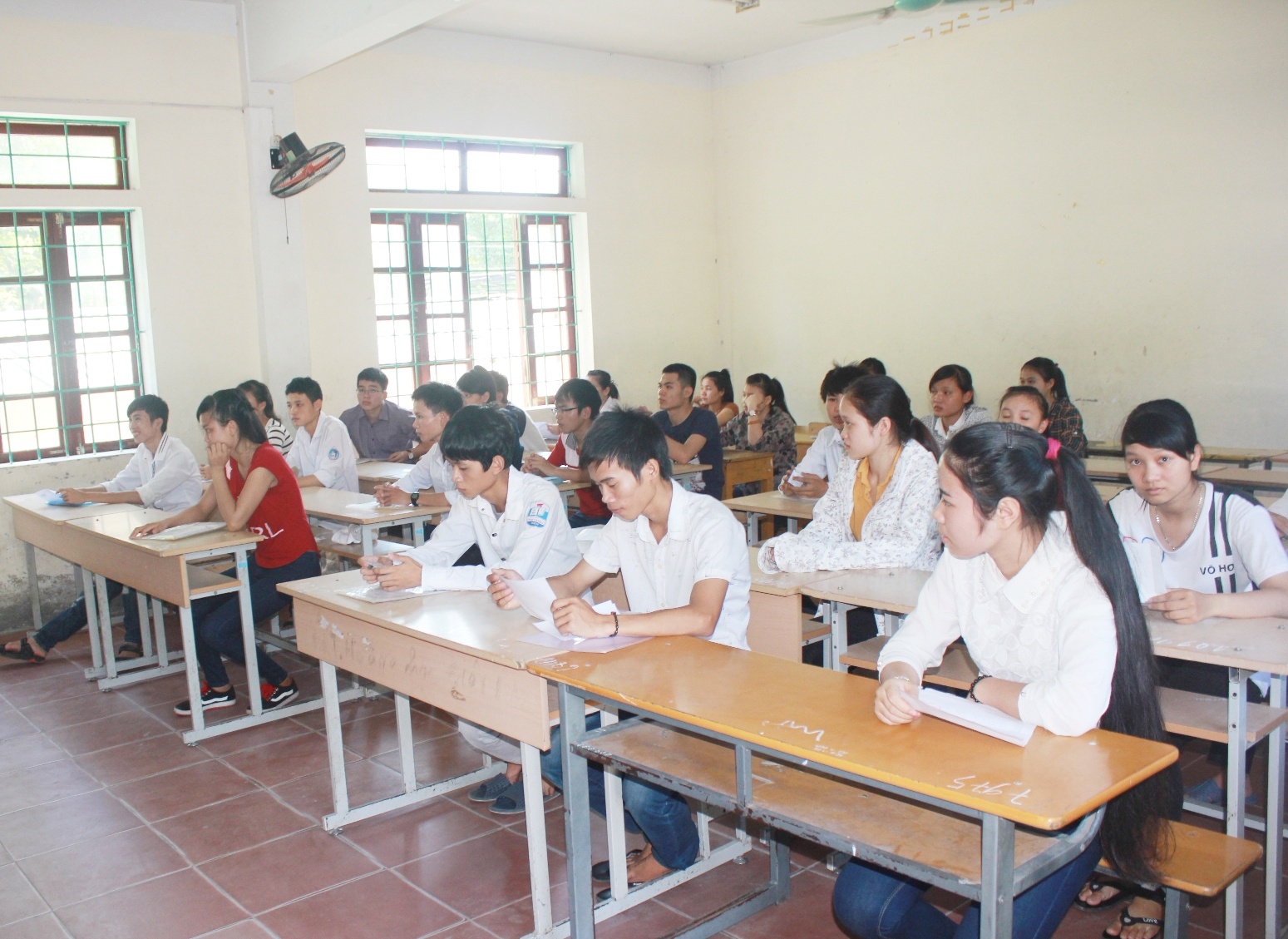 Thi tot nghiep o Nghe An anh 1