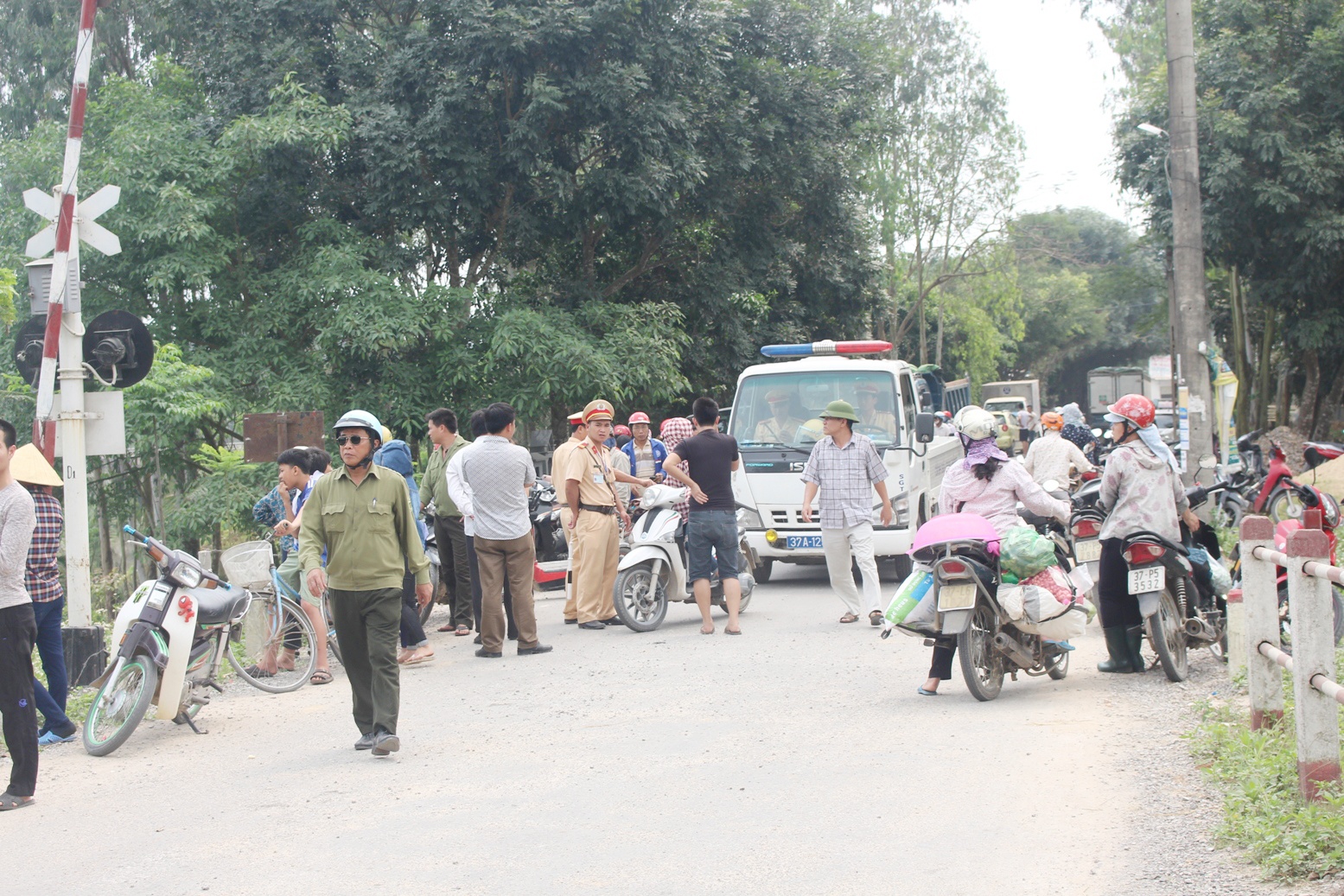 Tau hoa tong oto tai anh 7