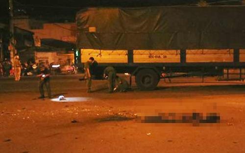 No min tu che giua dem, nam thanh nien tu vong hinh anh