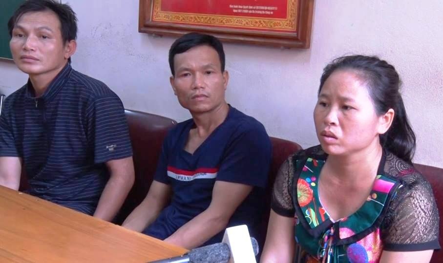 Bat coc be gai anh 1