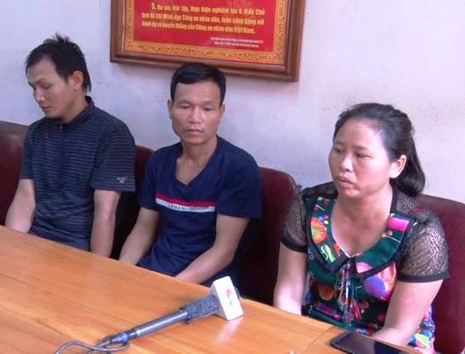 Giai cuu be gai 4 tuoi bi bat coc ban sang Trung Quoc hinh anh