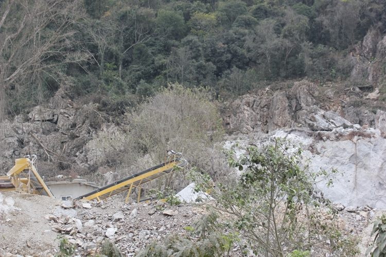 Đá rơi trúng đầu gây tử vong ảnh 1 Da roi trung dau gay tu vong anh 1