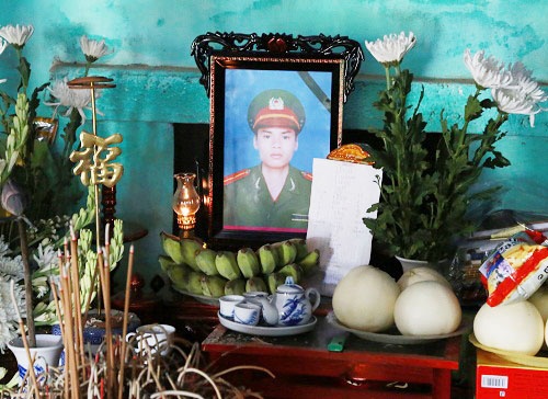 Trieu tap hai ke trom cho khien thieu uy cong an tu nan hinh anh