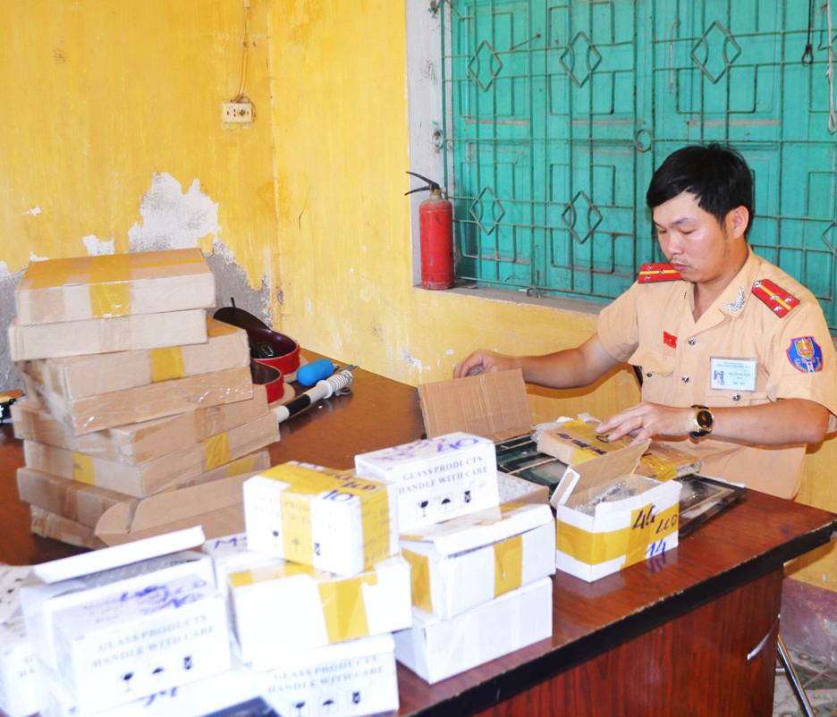 Lo hang dien tu gan 1 ty khong co giay to hinh anh