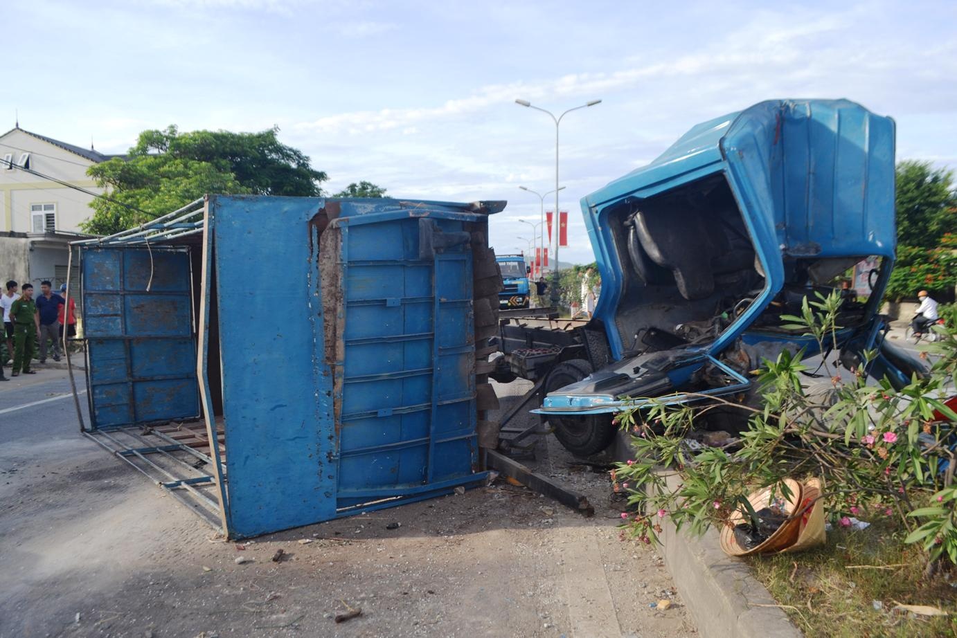 Oto tai dam dai phan cach anh 1