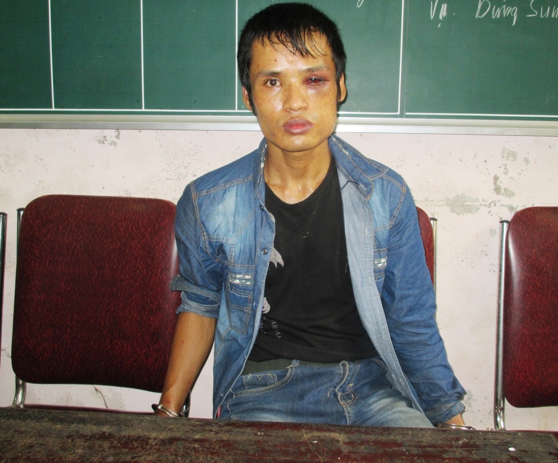 Bat trum buon hong phien, thu ca kho vu khi hinh anh