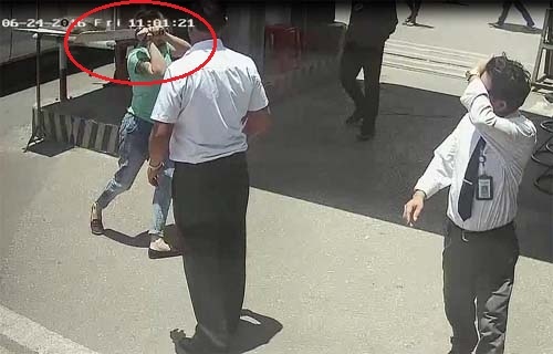 Clip mot phu nu cam ma tau chem nhan vien ben xe hinh anh