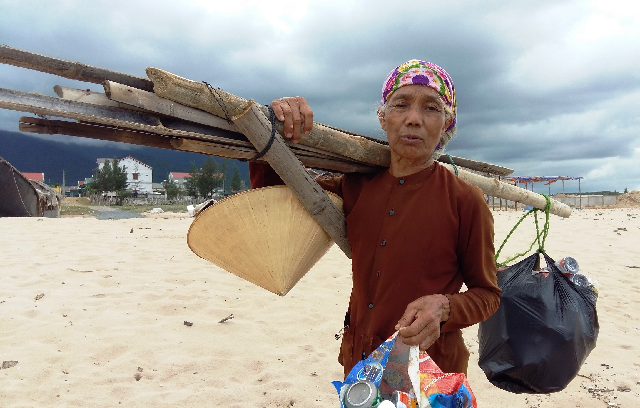 Bien Ha Tinh sau vu tham hoa ca chet anh 4