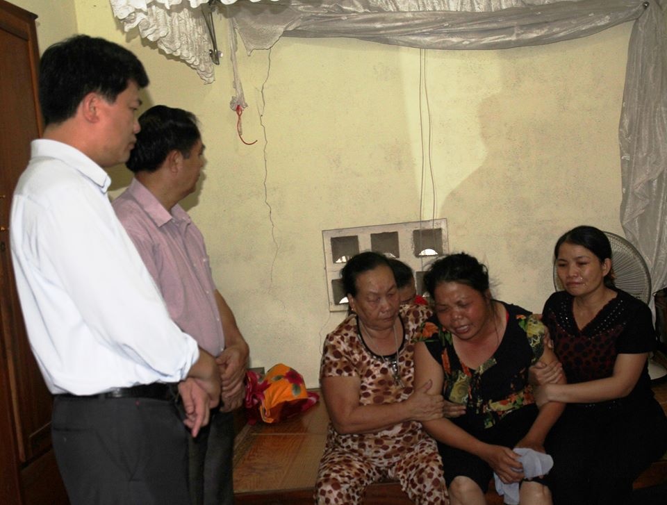 nu sinh Ngoai thuong bi lu cuon troi anh 4