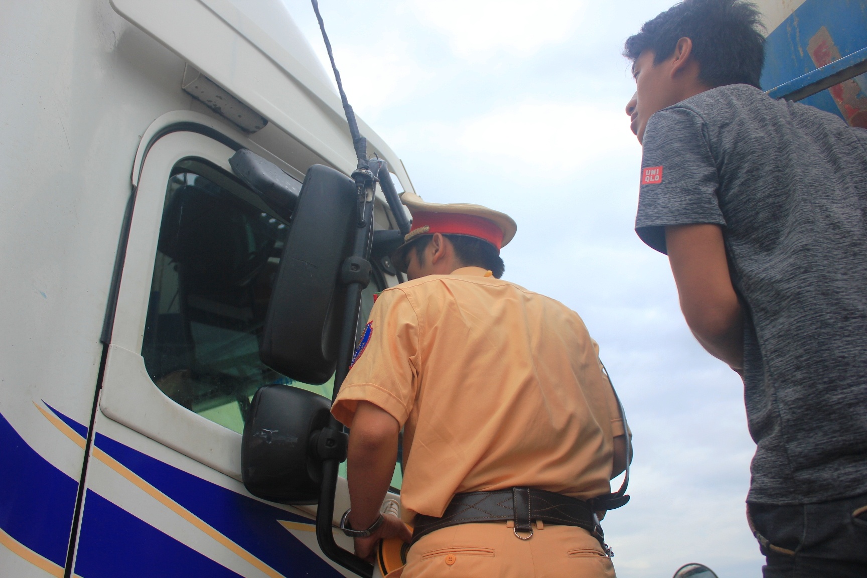 khong dam roi khoi cabin sau tai nan anh 2