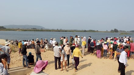 Huy dong 100 nguoi tim kiem thi the 3 nu sinh hinh anh