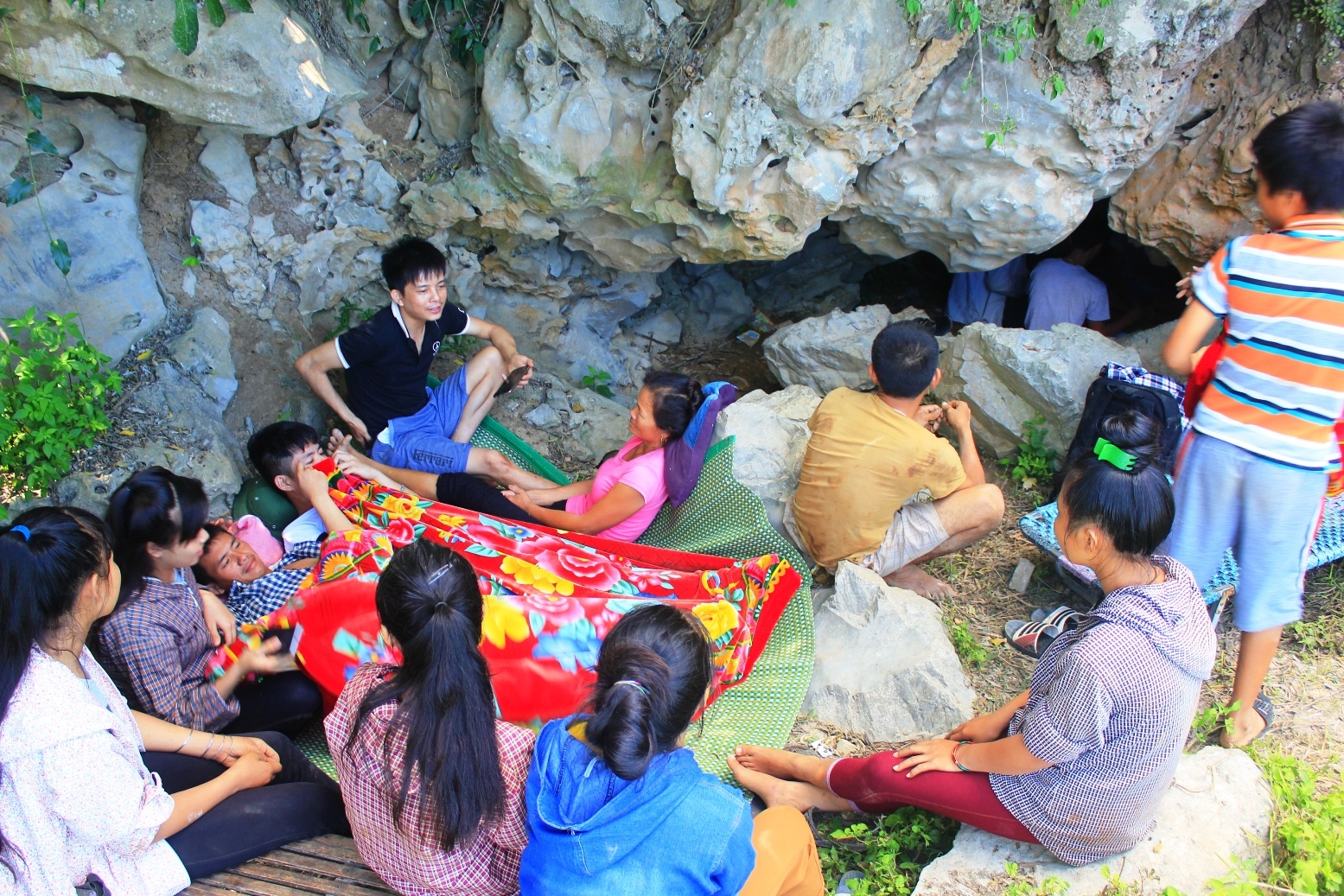 Vao hang da tron nang nong 40 do anh 9