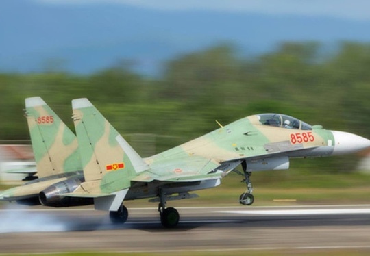 Hoan thanh truc vot may bay Su-30 gap nan tren bien hinh anh
