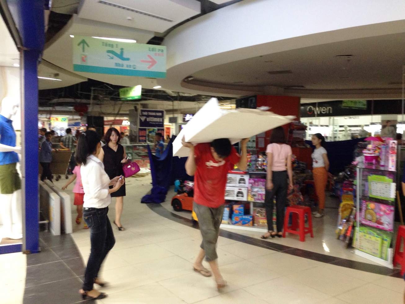 Sap tran sieu thi Big C anh 2