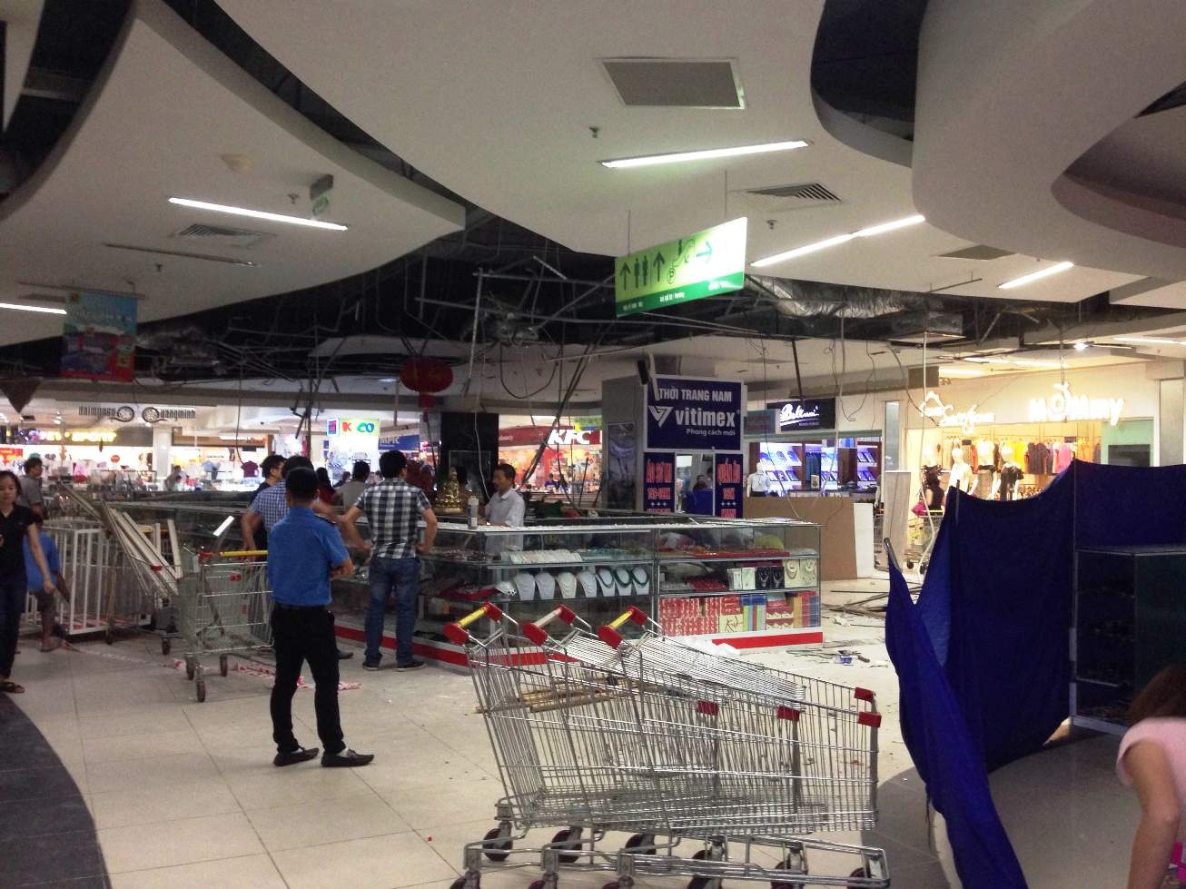 Sap hang chuc m2 tran thach cao sieu thi Big C Vinh hinh anh