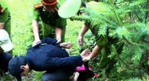 Bat duoc 3 pham nhan pha khoa tron trai o Nghe An hinh anh