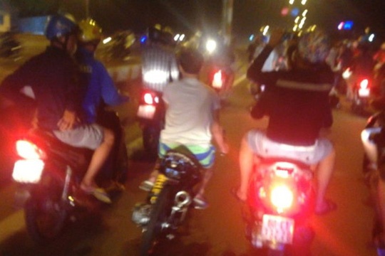 Hang tram 'quai xe' quay tren quoc lo 1 suot mot gio hinh anh