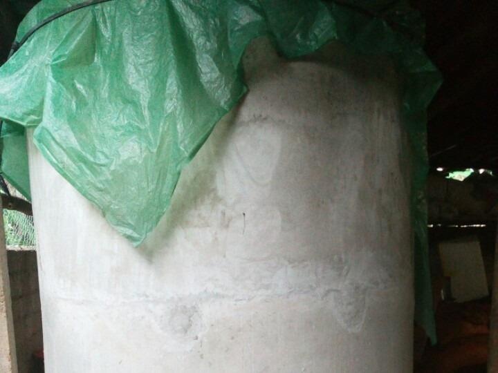 Do thuoc sau vao be nuoc dam cuoi hinh anh