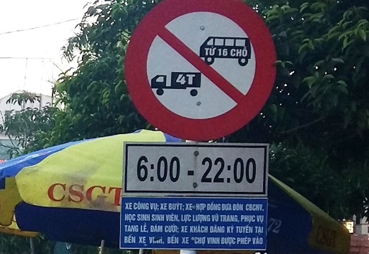 Vu khoi kien tu bien bao: 'Toi gui loi cam on tai xe' hinh anh