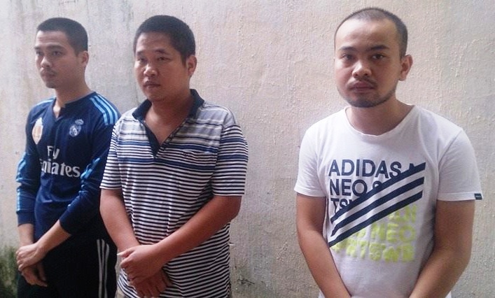 Khoi to vu no sung truoc quan karaoke o Vinh hinh anh