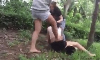 Xac dinh nguoi hanh hung co gai tre roi tung clip len mang hinh anh