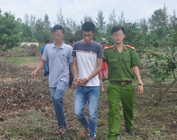 chan duong de cuop xe anh 2