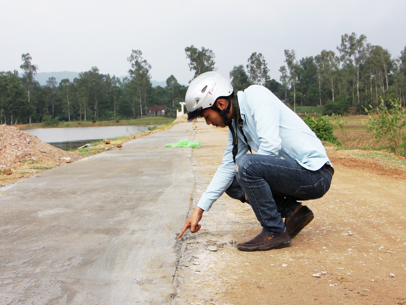 Xa lam 1,2 km duong be tong het hon 3 ty dong hinh anh