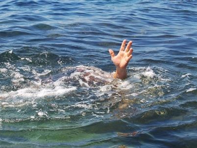 Lu len bat ngo, hai hoc sinh tu vong hinh anh