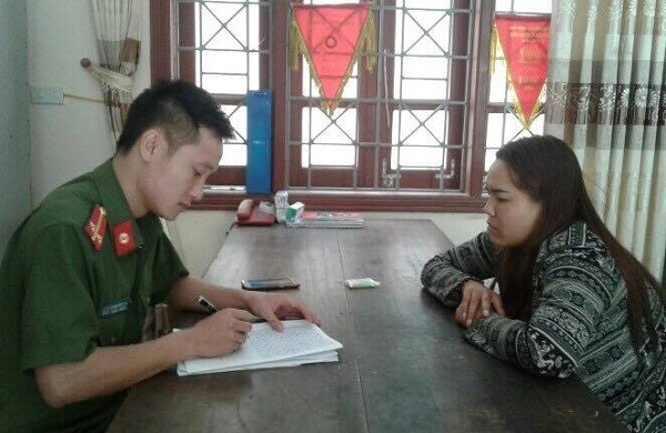 Bat them mot 'me min' trong duong day mua ban tre em hinh anh